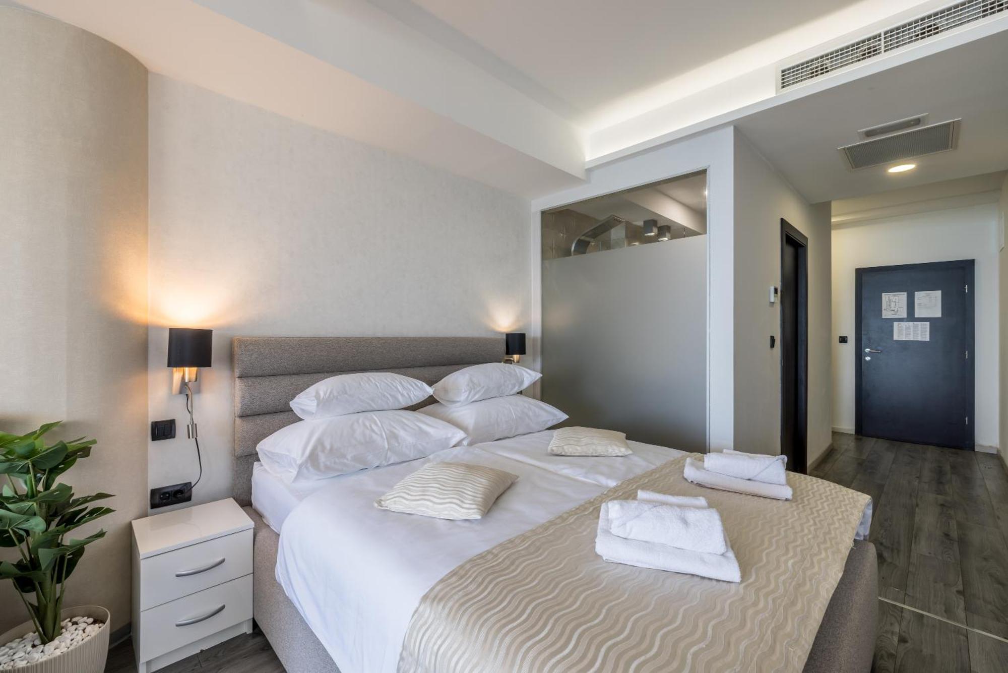 Sea View Luxury Rooms Seven Of Nine Split Exterior foto