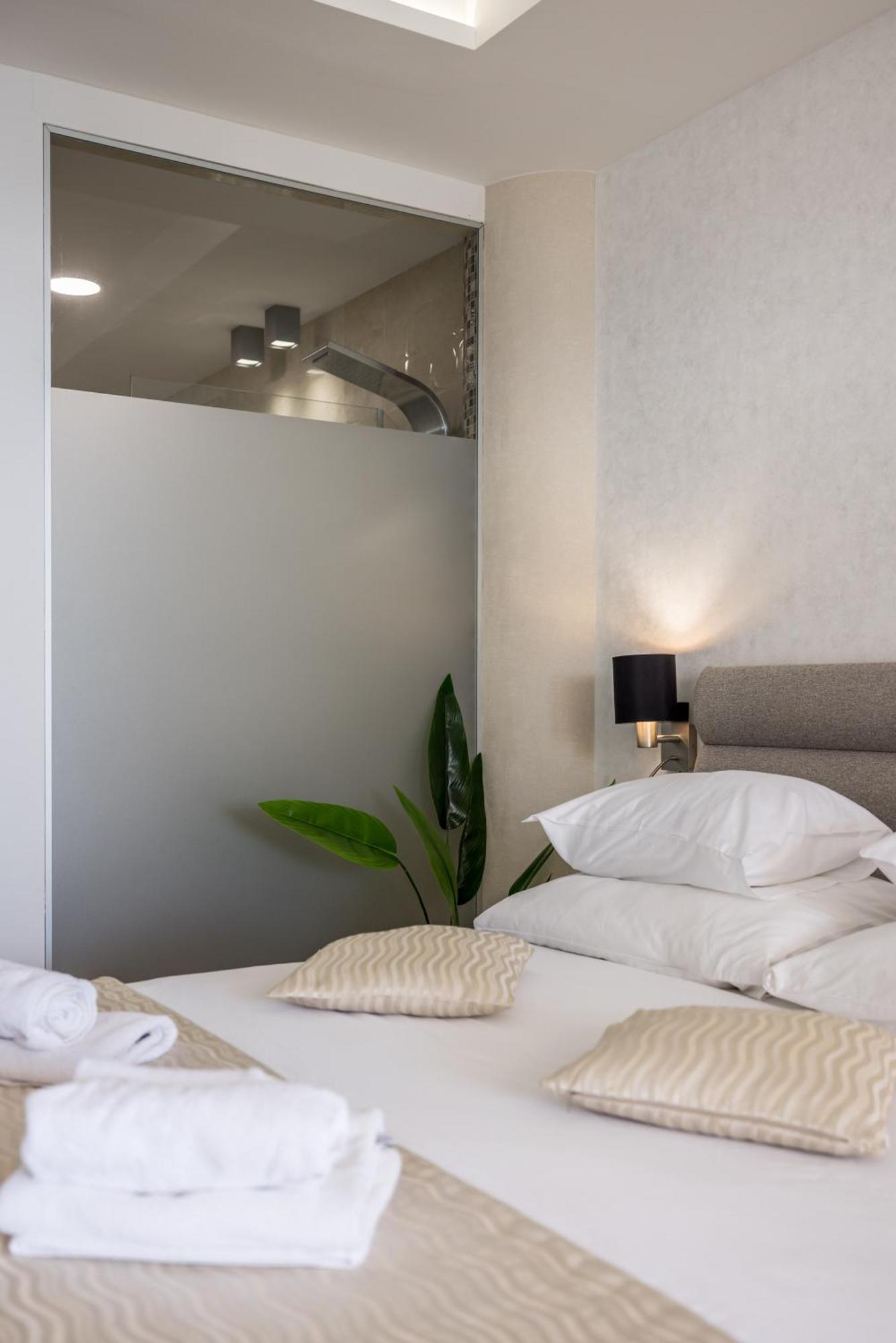 Sea View Luxury Rooms Seven Of Nine Split Exterior foto